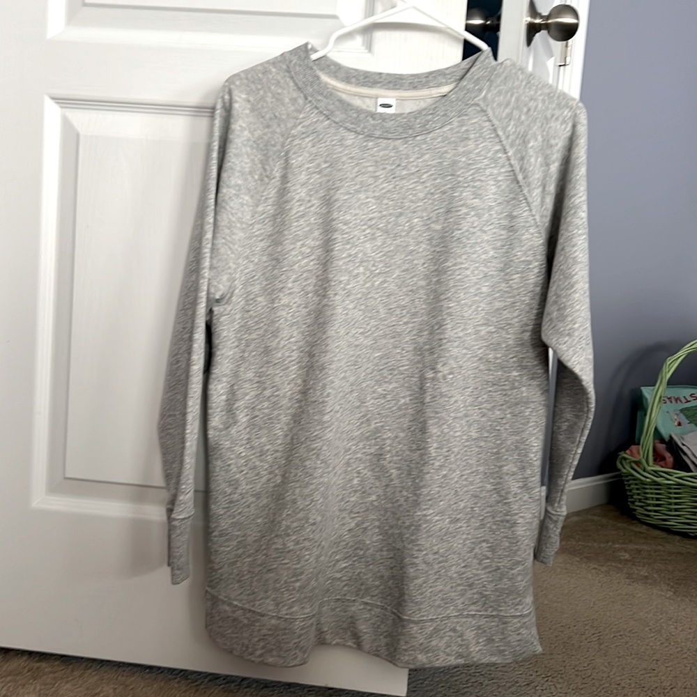 Gray crewneck